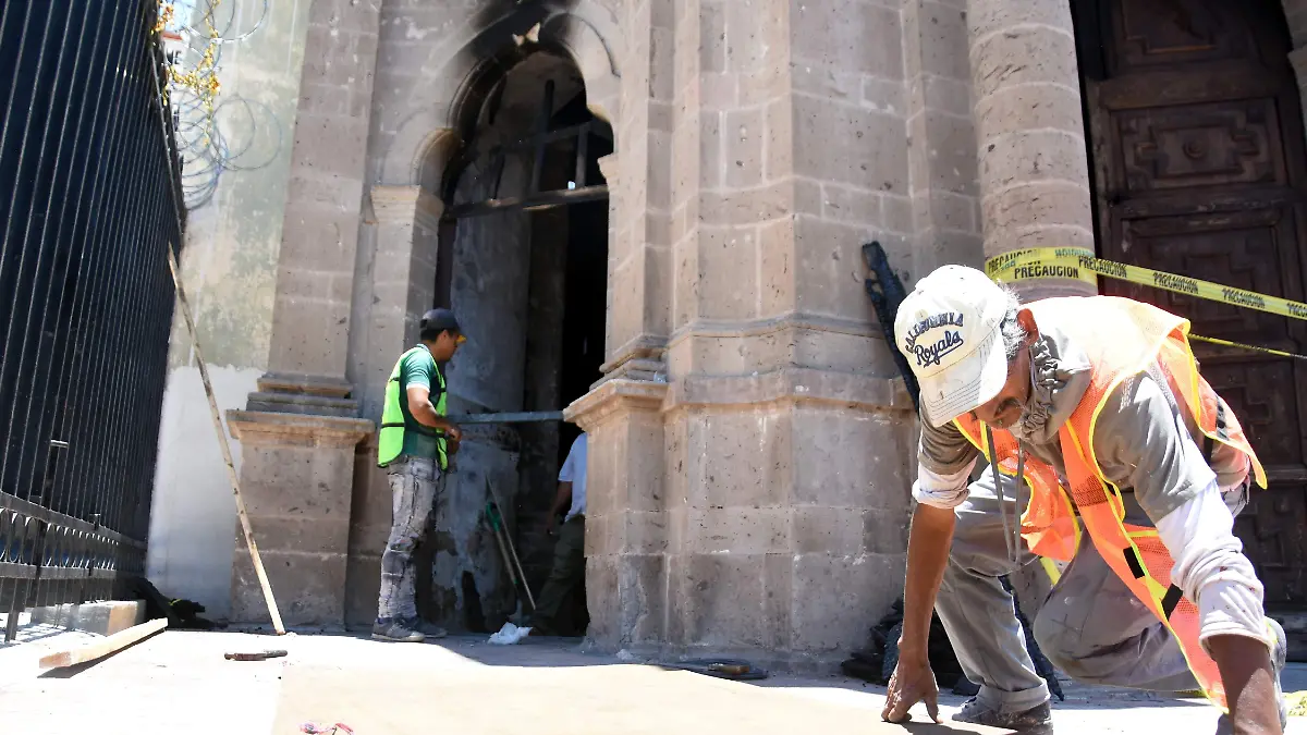 OBISPO TEMPLO- JESUS GTZ- EL SOL DE IRAPUATO (5)